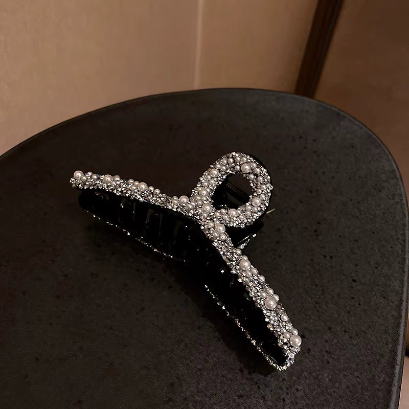 PEARL RESIN HAIR CLAW