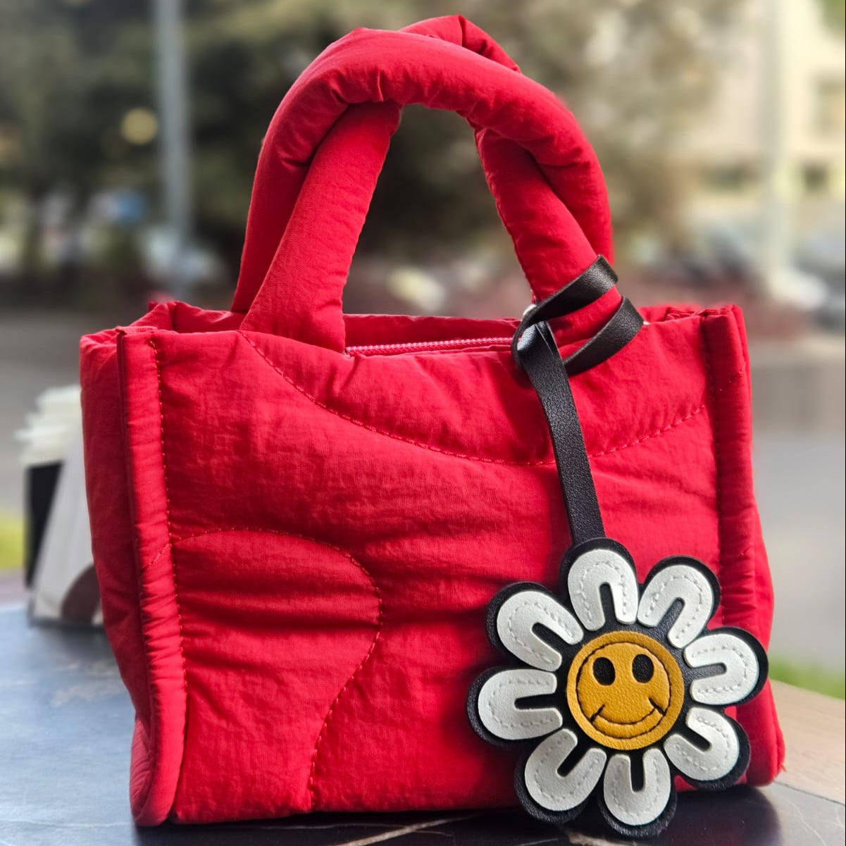 SMILEY DAISY CHARM
