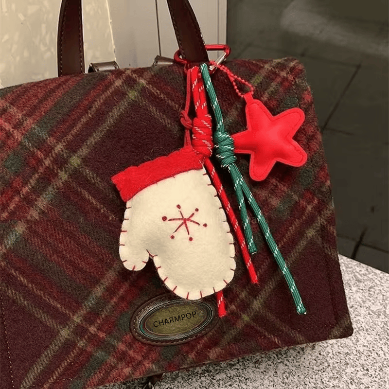 CHARMPOP WINTER WISH BAG CHARM WINTER WISH BAG CHARM
